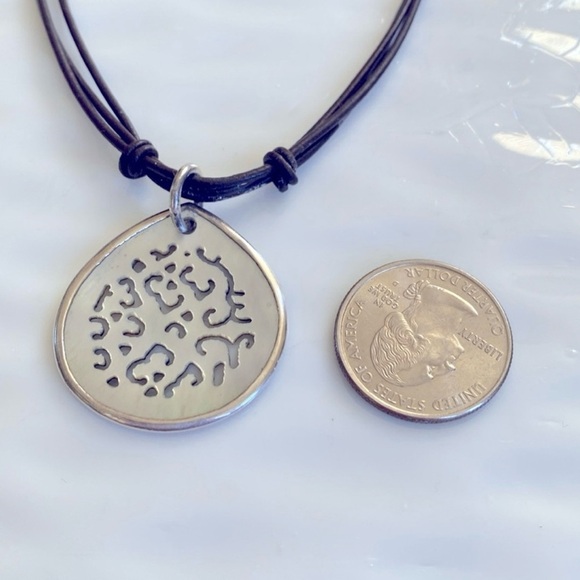 Silpada Carved Abalone a Silver Pendant Necklace N1446 - Picture 4 of 7